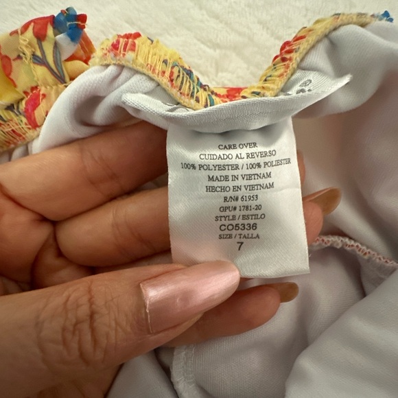 Beautiful patch dress - Picture 4 of 4